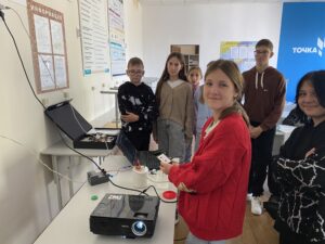 «Исследование температуры нагревания, кипения и остывания воды с течением времени».